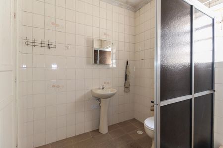 Casa à venda com 200m², 2 quartos e 1 vagaBanheiro