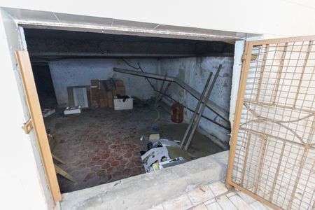 Casa à venda com 200m², 2 quartos e 1 vagaÁrea de Serviço - Porão