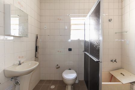 Casa à venda com 200m², 2 quartos e 1 vagaBanheiro