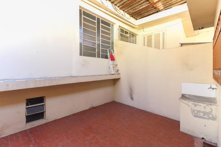 Casa à venda com 200m², 2 quartos e 1 vagaChurrasqueira