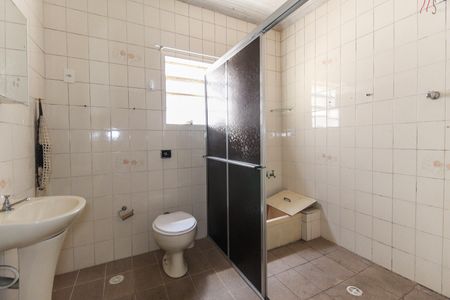 Casa à venda com 200m², 2 quartos e 1 vagaBanheiro