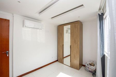 Casa à venda com 4 quartos, 150m² em Itaipu, Niterói