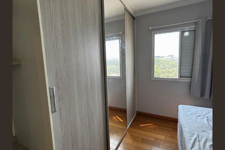 Apartamento para alugar com 3 quartos, 70m² em Jardim Tupanci, Barueri