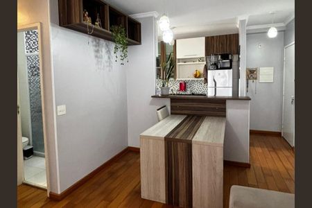Apartamento para alugar com 3 quartos, 70m² em Jardim Tupanci, Barueri