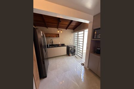 Foto 05 de casa à venda com 3 quartos, 84m² em Humaitá, Porto Alegre