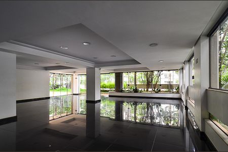 Apartamento à venda com 600m², 5 quartos e 4 vagas Apartamento à venda com 600m², 5 quartos e 4 vagasHall de entrada