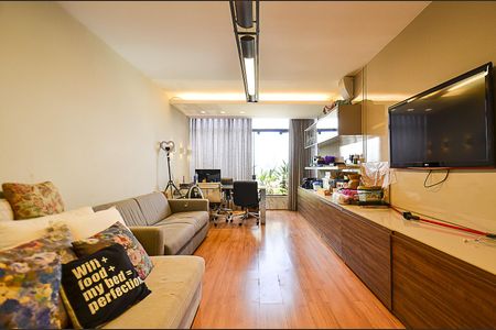 Apartamento à venda com 600m², 5 quartos e 4 vagas Apartamento à venda com 600m², 5 quartos e 4 vagasSala de TV Cobertura