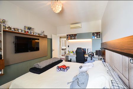 Apartamento à venda com 600m², 5 quartos e 4 vagas Apartamento à venda com 600m², 5 quartos e 4 vagasSuíte 2