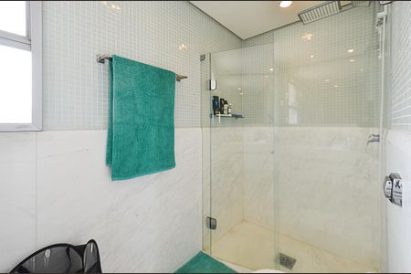 Apartamento à venda com 600m², 5 quartos e 4 vagas Apartamento à venda com 600m², 5 quartos e 4 vagasBanheiro Suíte 2