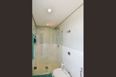 Apartamento à venda com 600m², 5 quartos e 4 vagas Apartamento à venda com 600m², 5 quartos e 4 vagasBanheiro Suíte 2