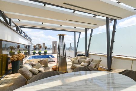 Apartamento à venda com 600m², 5 quartos e 4 vagas Apartamento à venda com 600m², 5 quartos e 4 vagasCobertura