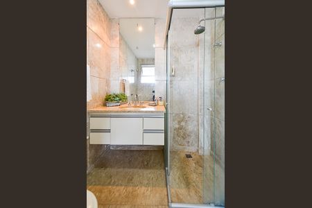 Apartamento à venda com 600m², 5 quartos e 4 vagas Apartamento à venda com 600m², 5 quartos e 4 vagasBanheiro Cobertura