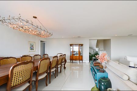 Apartamento à venda com 600m², 5 quartos e 4 vagas Apartamento à venda com 600m², 5 quartos e 4 vagasSala de Jantar