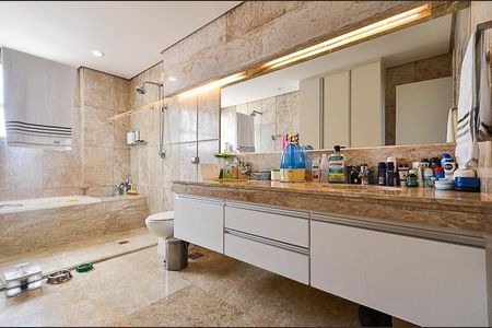 Apartamento à venda com 600m², 5 quartos e 4 vagas Apartamento à venda com 600m², 5 quartos e 4 vagasBanheiro Social