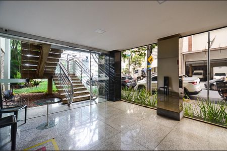 Apartamento à venda com 600m², 5 quartos e 4 vagas Apartamento à venda com 600m², 5 quartos e 4 vagasEntrada