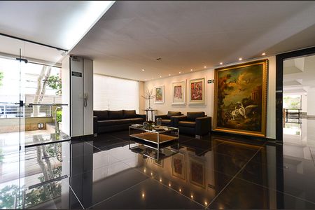 Apartamento à venda com 600m², 5 quartos e 4 vagas Apartamento à venda com 600m², 5 quartos e 4 vagasHall de entrada