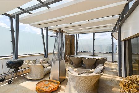 Apartamento à venda com 600m², 5 quartos e 4 vagas Apartamento à venda com 600m², 5 quartos e 4 vagasCobertura