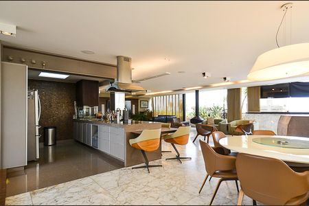 Apartamento à venda com 600m², 5 quartos e 4 vagas Apartamento à venda com 600m², 5 quartos e 4 vagasEspaço Gourmet Cobertura