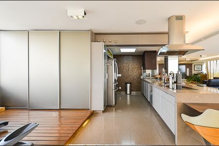 Apartamento à venda com 600m², 5 quartos e 4 vagas Apartamento à venda com 600m², 5 quartos e 4 vagasEspaço Gourmet Cobertura