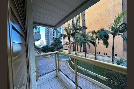 Varanda do Quarto 2 de apartamento para alugar com 3 quartos, 107m² em Alphaville Industrial, Barueri