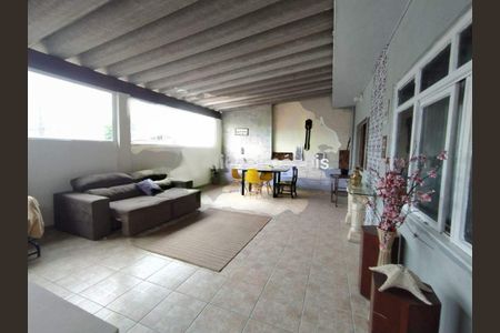 Casa à venda com 3 quartos, 134m² em Vila Carrão, São Paulo