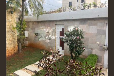 Casa à venda com 3 quartos, 370m² em Vila Oratorio, São Paulo