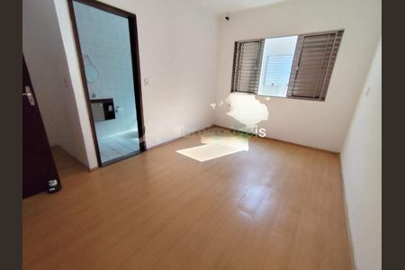 Casa à venda com 3 quartos, 126m² em Jardim Piqueroby, São Paulo