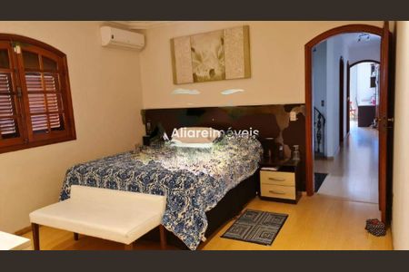 Casa à venda com 4 quartos, 300m² em Vila Costa Melo, São Paulo