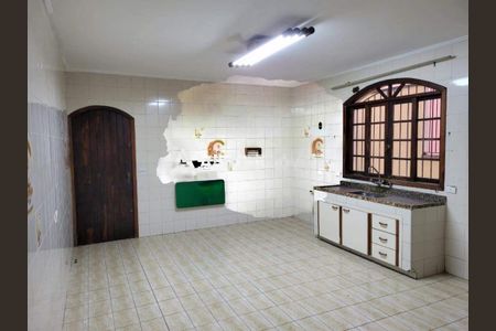 Casa à venda com 180m², 3 quartos e 4 vagas