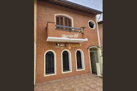 Casa à venda com 180m², 3 quartos e 4 vagas