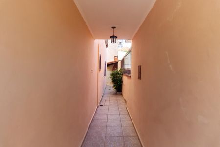 Corredor Lateral de casa à venda com 3 quartos, 180m² em Parque São Lucas, São Paulo