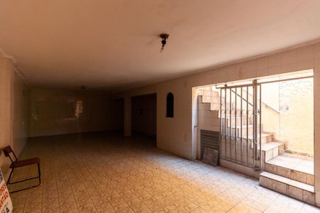 Garagem de casa à venda com 3 quartos, 180m² em Parque São Lucas, São Paulo