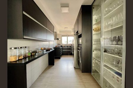 Apartamento à venda com 184m², 4 quartos e 3 vagas