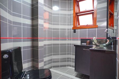 Casa para alugar com 330m², 5 quartos e 5 vagasLavabo 