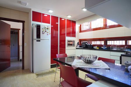 Cozinha  de casa para alugar com 5 quartos, 330m² em Jardim Itu, Porto Alegre