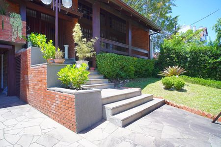 Casa para alugar com 330m², 5 quartos e 5 vagasPátio 