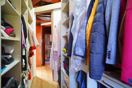 Casa para alugar com 330m², 5 quartos e 5 vagasCloset 