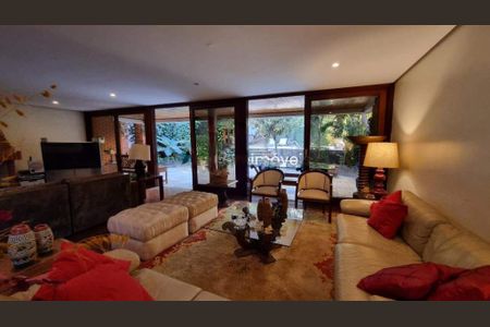 Casa à venda com 3 quartos, 792m² em Pinheiros, São Paulo