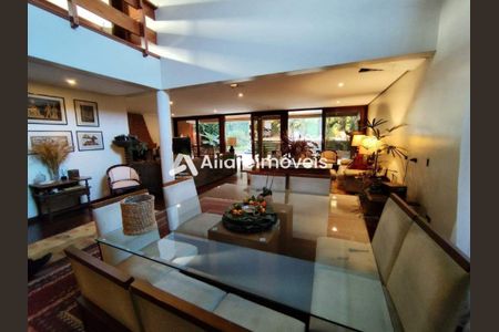 Casa à venda com 3 quartos, 792m² em Pinheiros, São Paulo