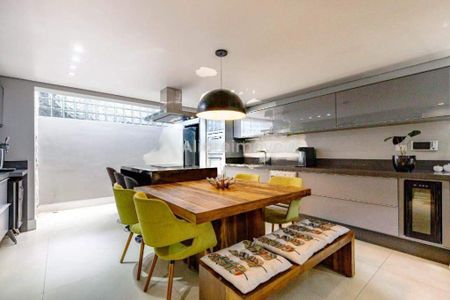 Casa à venda com 123m², 2 quartos e 2 vagas