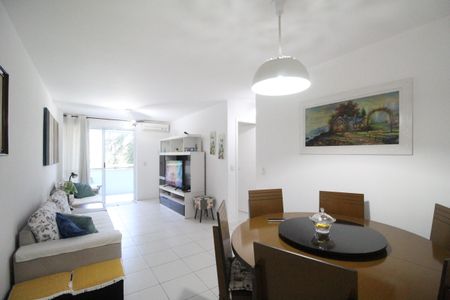 Sala de apartamento à venda com 2 quartos, 77m² em Barra da Tijuca, Rio de Janeiro