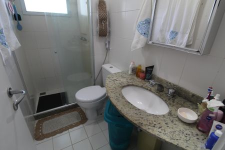 Apartamento à venda com 77m², 2 quartos e 1 vagaBanheiro da suíte 2