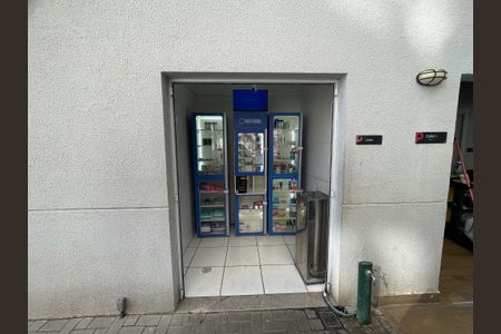 Apartamento à venda com 37m², 2 quartos e 1 vaga Apartamento à venda com 37m², 2 quartos e 1 vagaFarmácia