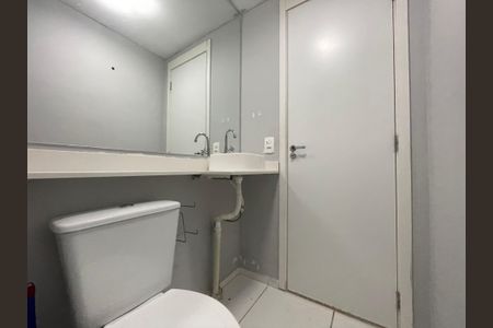 Apartamento à venda com 37m², 2 quartos e 1 vaga Apartamento à venda com 37m², 2 quartos e 1 vagaBanheiro