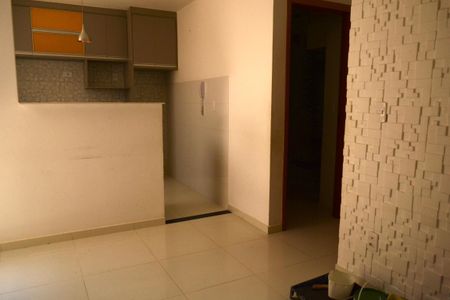 Sala de apartamento para alugar com 2 quartos, 46m² em Jardim Suzanopolis, Suzano