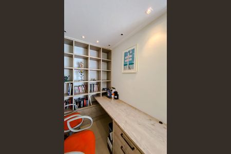 Apartamento à venda com 201m², 2 quartos e 4 vagasEscritório