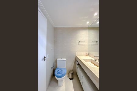 Apartamento à venda com 201m², 2 quartos e 4 vagasBanheiro da Suíte 2