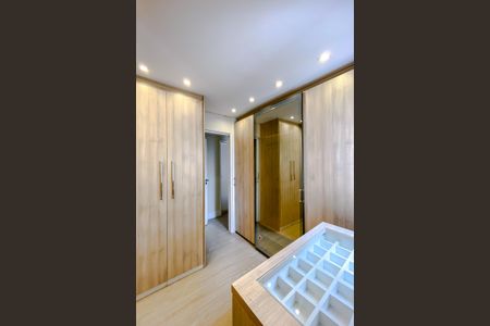 Apartamento à venda com 201m², 2 quartos e 4 vagasCloset da Suíte 2