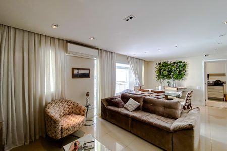 Apartamento à venda com 201m², 2 quartos e 4 vagasSala