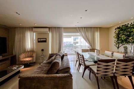 Apartamento à venda com 201m², 2 quartos e 4 vagasSala